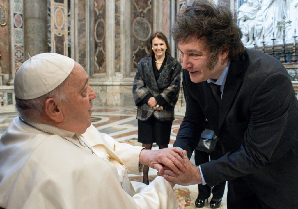 Presidente Javier Milei rinció homenaje al papa Francisco tras su fallecimiento