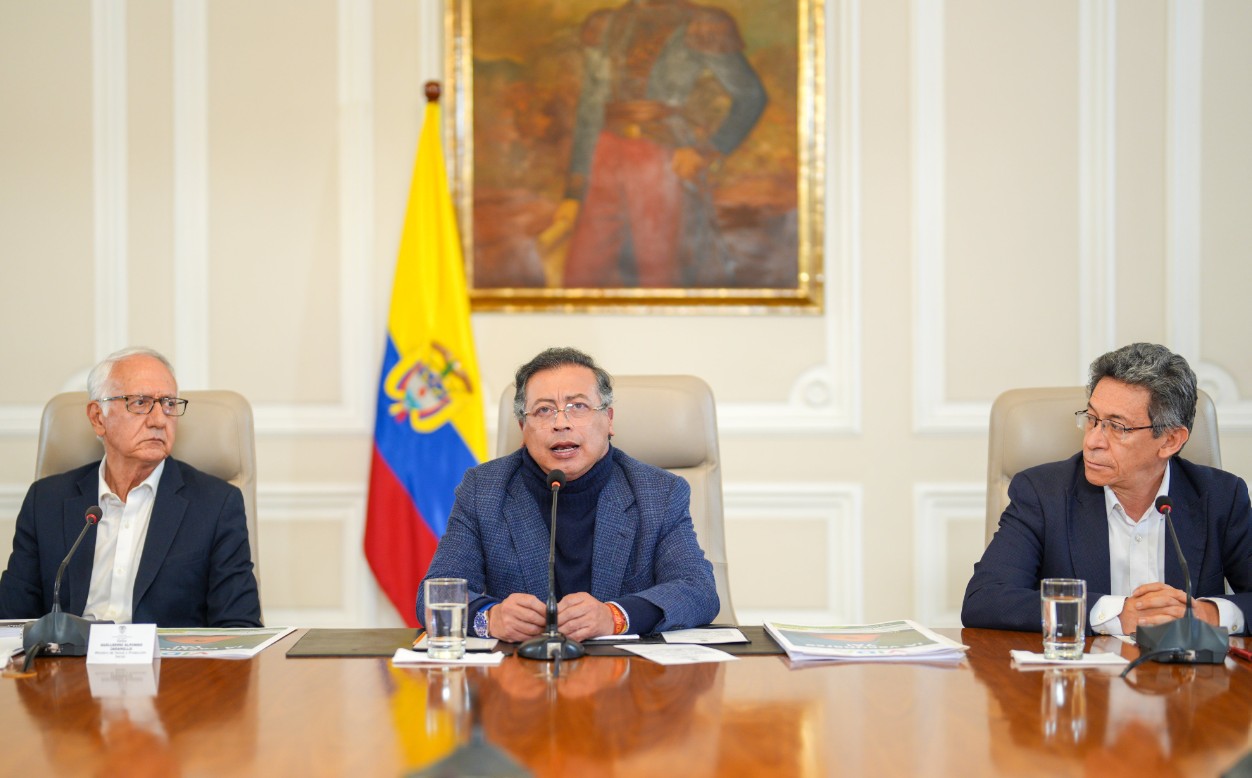 Gustavo Petro evalúa prórroga del estado de conmoción interior en Catatumbo y anuncia radicación de consulta popular