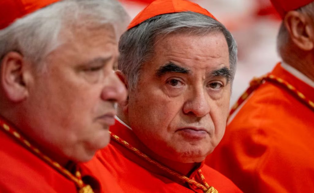 Angelo Becciu, el cardenal que podría impugnar la elección del nuevo papa