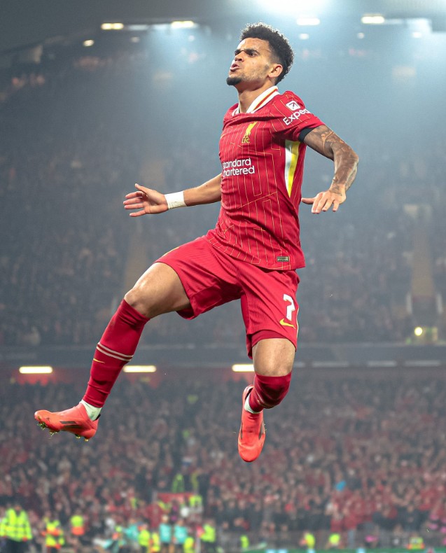 Luis Díaz conquistó la Premier League con Liverpool y sumó su quinto título en Inglaterra