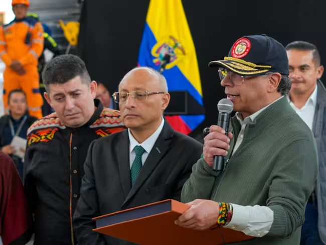 Acuerdo de paz Comuneros del Sur. Foto: Presidencia