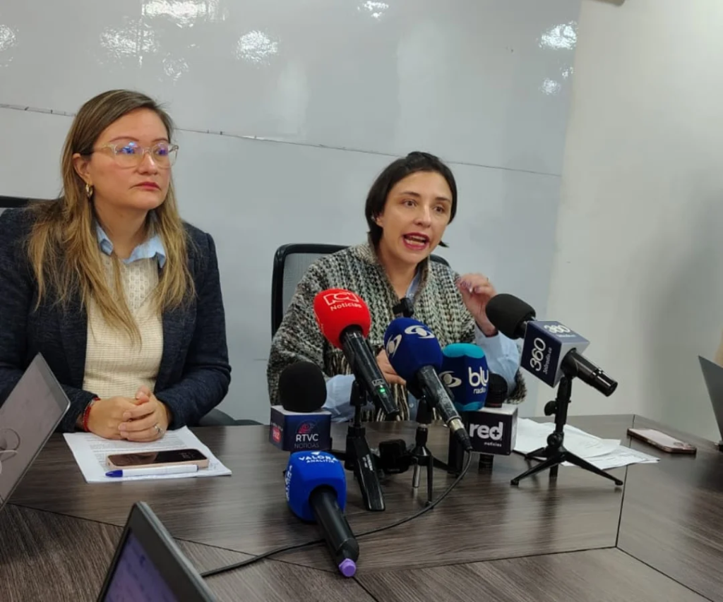 Cielo Rusinque, ministra de Comercio (e), Martha Carvajalino, ministra de Agricultura Foto: Bárbara Orozco / LR