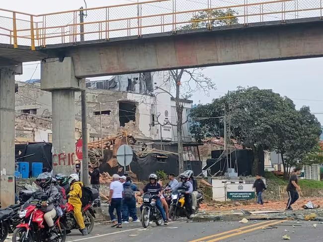 Parte de la Estación policial y varias casas quedaron destruidas. Foto: Red de Apoyo, Cauca.