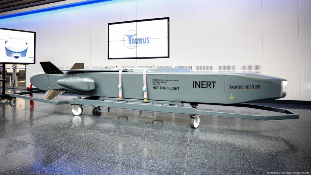 El misil de crucero aire-tierra Taurus (Target Adaptive Unitary and Dispenser Robotic Ubiquity System) Foto: Matthias Balk/dpa/picture alliance