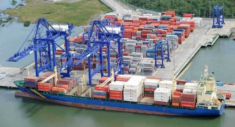 Colapso logístico en el puerto de Buenaventura genera crisis en el transporte de carga y comercio exterior