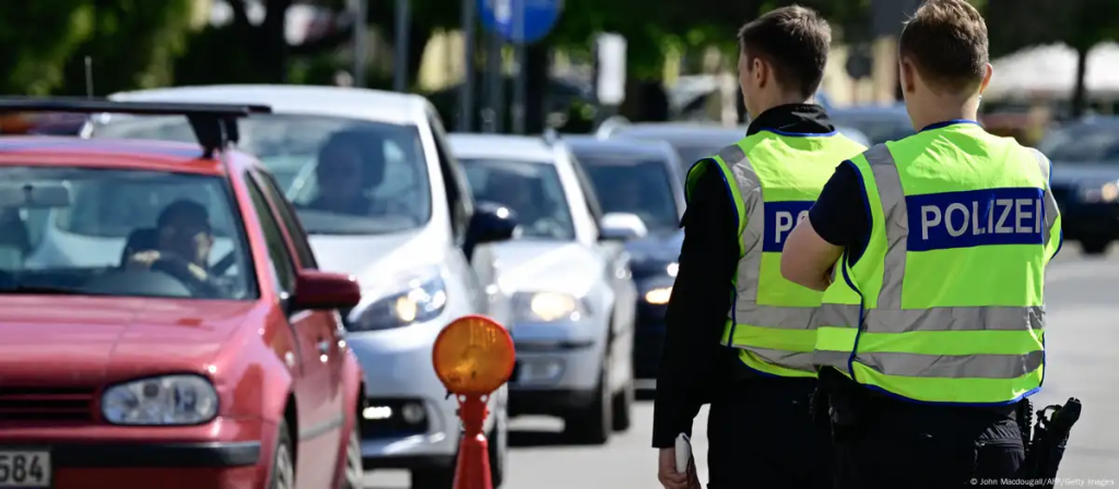 La Policía Federal alemana realiza controles aleatorios en la frontera germano-polaca. Foto: John Macdougall/AFP/Getty Images