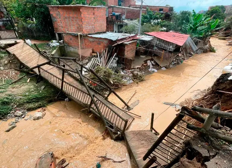 Así quedó una de las viviendas en días pasados en Altavista tras la emergencia provocada por las lluvias. Allí sigue la alerta. FOTO: Manuel Saldarriaga