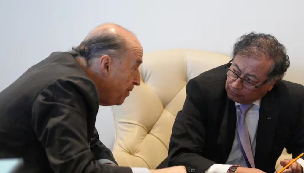 En nueva carta: Álvaro Leyva Durán pide revisar la permanencia de Gustavo Petro en la Presidencia de Colombia