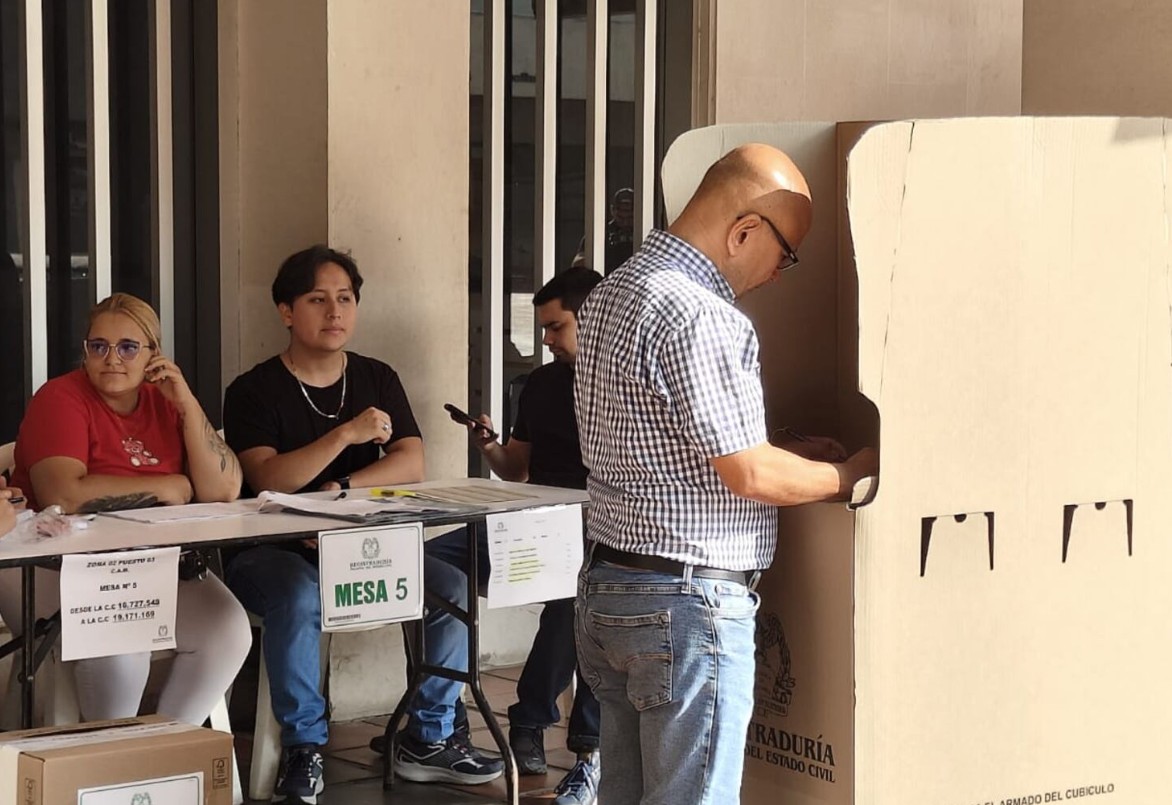 Ocho partidos políticos advierten que consulta popular por decreto sería “un golpe al Estado”