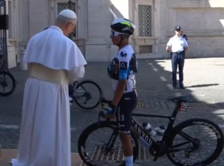 Nairo Quintana contó qué le dijo el papa León XIV al cierre del Giro de Italia 2025