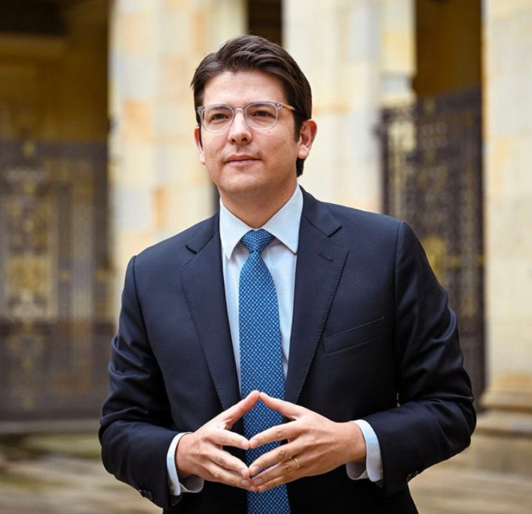 Conmoción por atentado contra el senador y precandidato presidencial Miguel Uribe Turbay en Bogotá