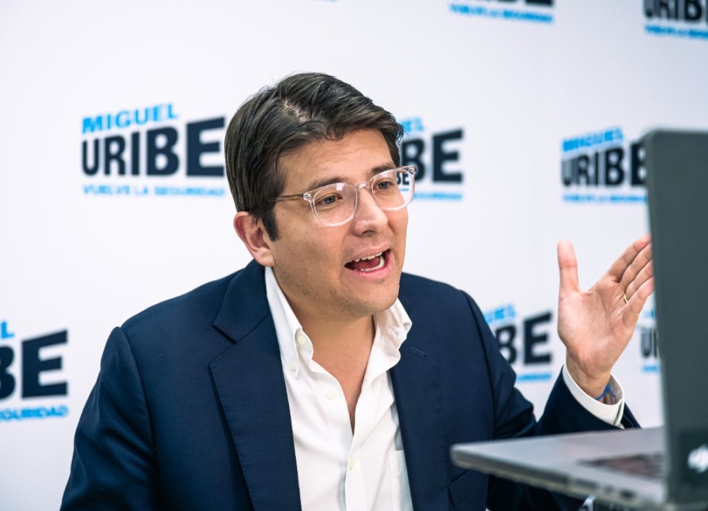 ¿Quién es Miguel Uribe Turbay? así ha sido la carrera político del precandidato presidencial del Centro Democrático