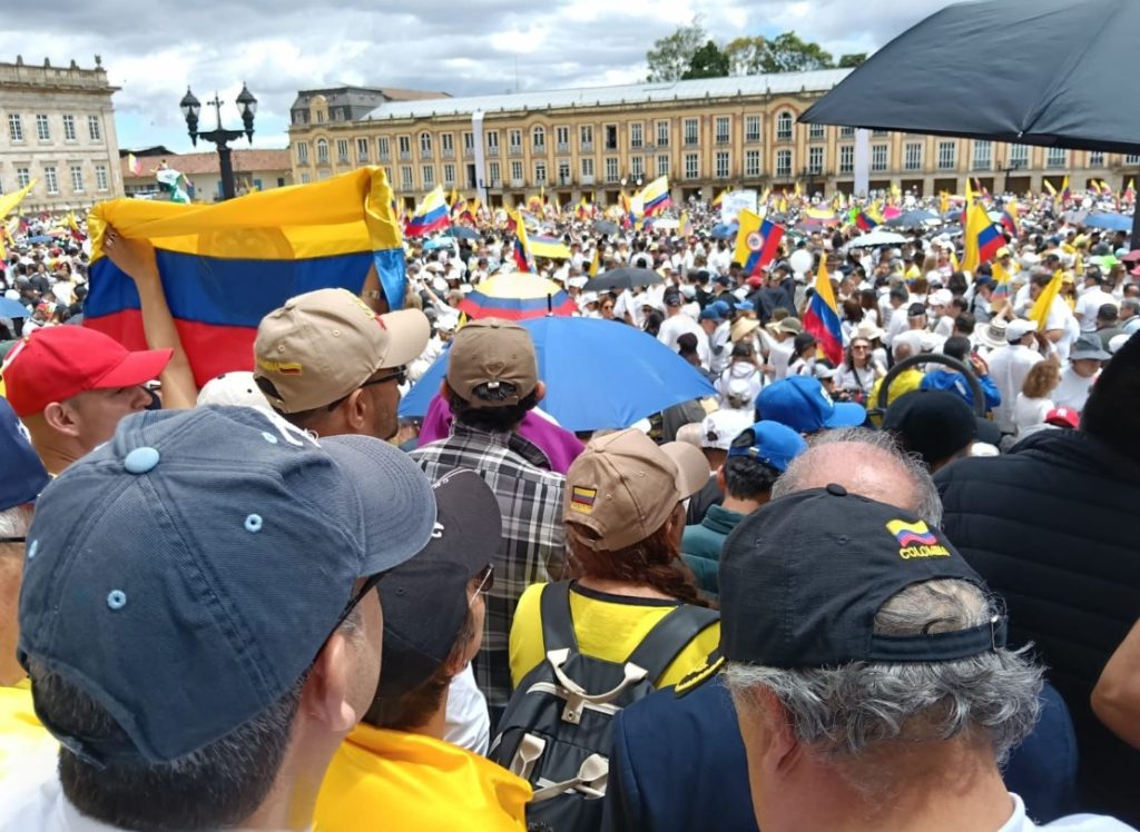 Marcha del Silencio en Colombia: un clamor por la vida y la seguridad tras atentado contra Miguel Uribe Turbay