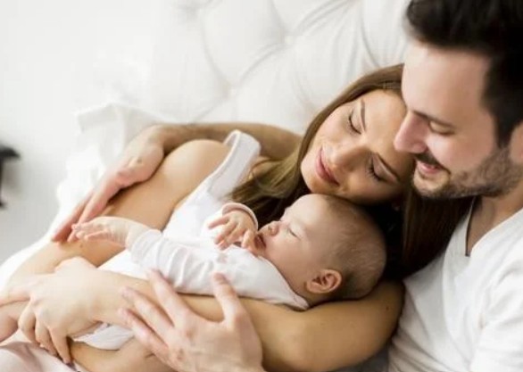 ¡Más de 2.000 millones! Esto es lo que puede costar criar un hijo en Colombia