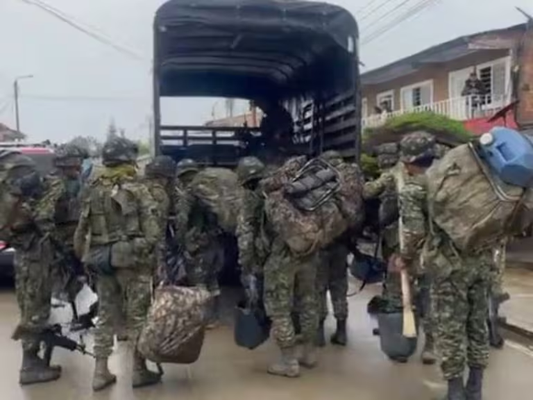 Liberan a 57 militares secuestrados en El Tambo, Cauca Foto: caracol radio