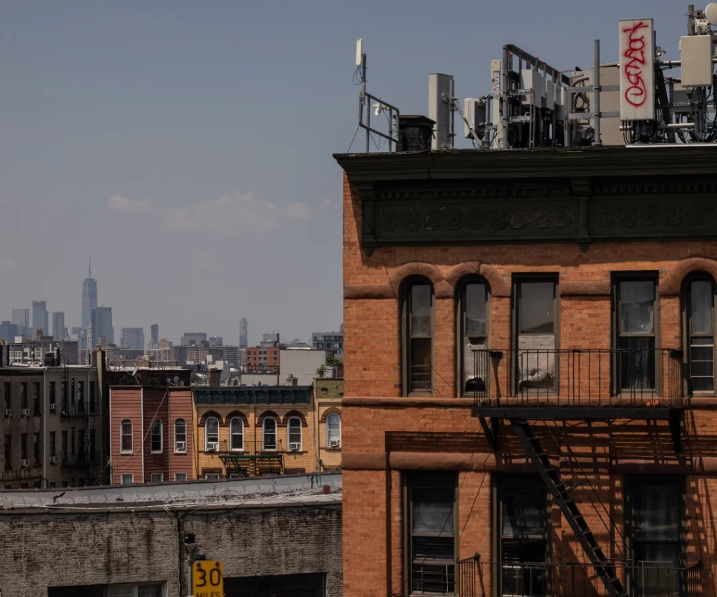 Las autoridades eléctricas instaron a los usuarios a reducir el uso innecesario de sistemas de aire acondicionado y suspender temporalmente la carga de vehículos eléctricos Con información de la república