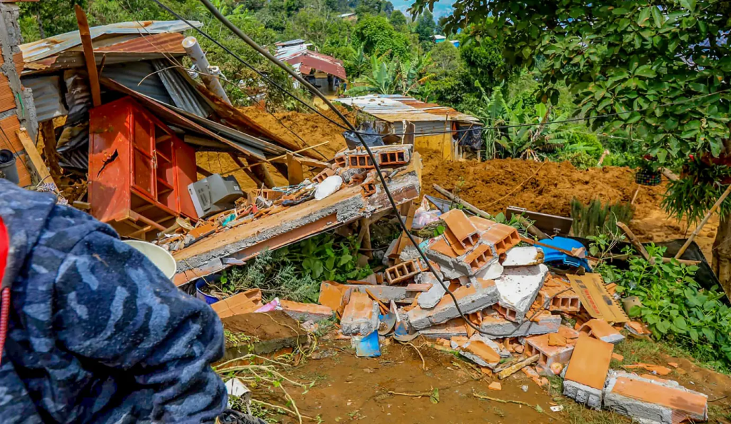 La fuerza del alud transformó en segundos el paisaje del sector El Pinar Foto: Esneyder Gutiérrez – el colombiano