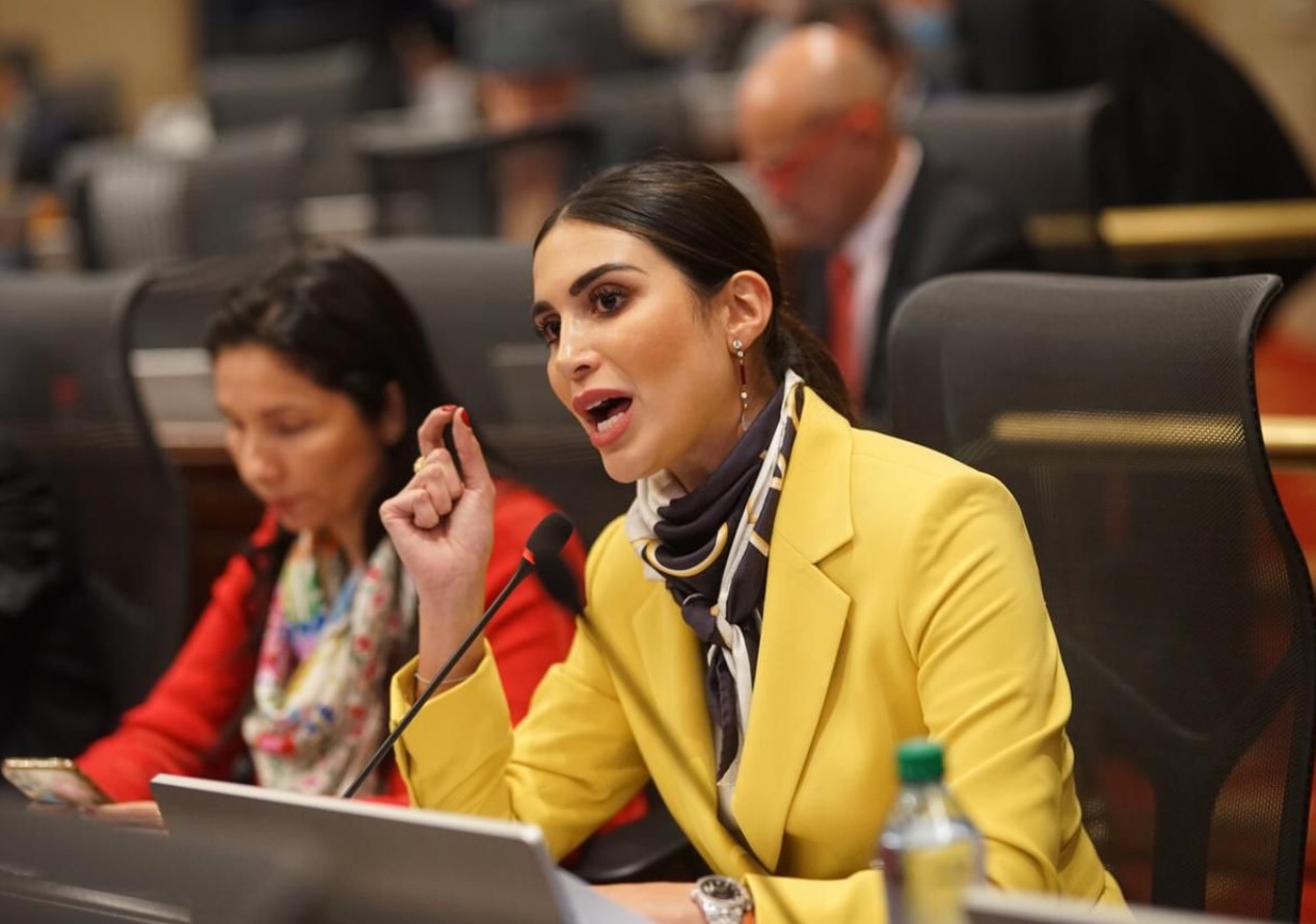 Congresista Saray Robayo pidió a Eva Rey publicación completa de la entrevista a ella y su esposo, Emilio Tapia