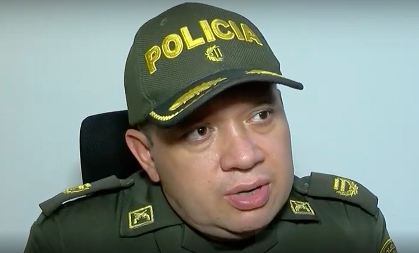 El coronel Carlos Feria regresa a Colombia tras ser expulsado de Estados Unidos por investigaciones judiciales