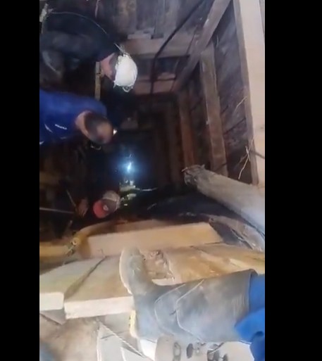 Rescatan sanos y salvos a 18 mineros que habían quedado atrapados en un socavón en Antioquia