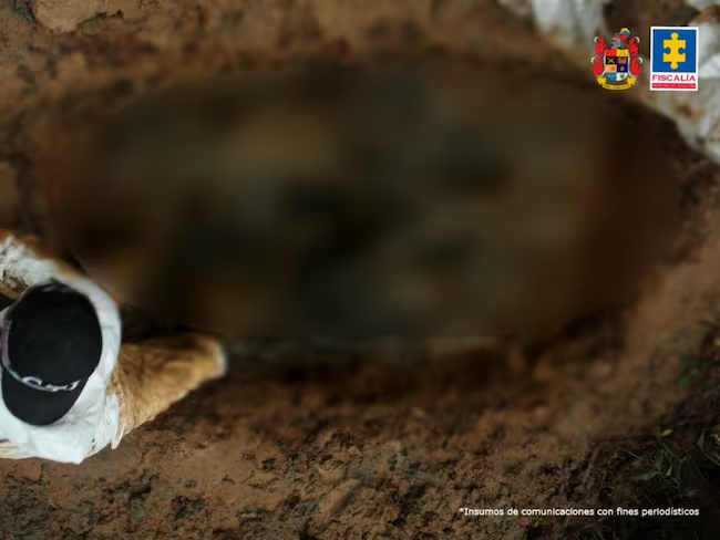 Fosa común encontrada por la Fiscalía Foto: Fiscalía.