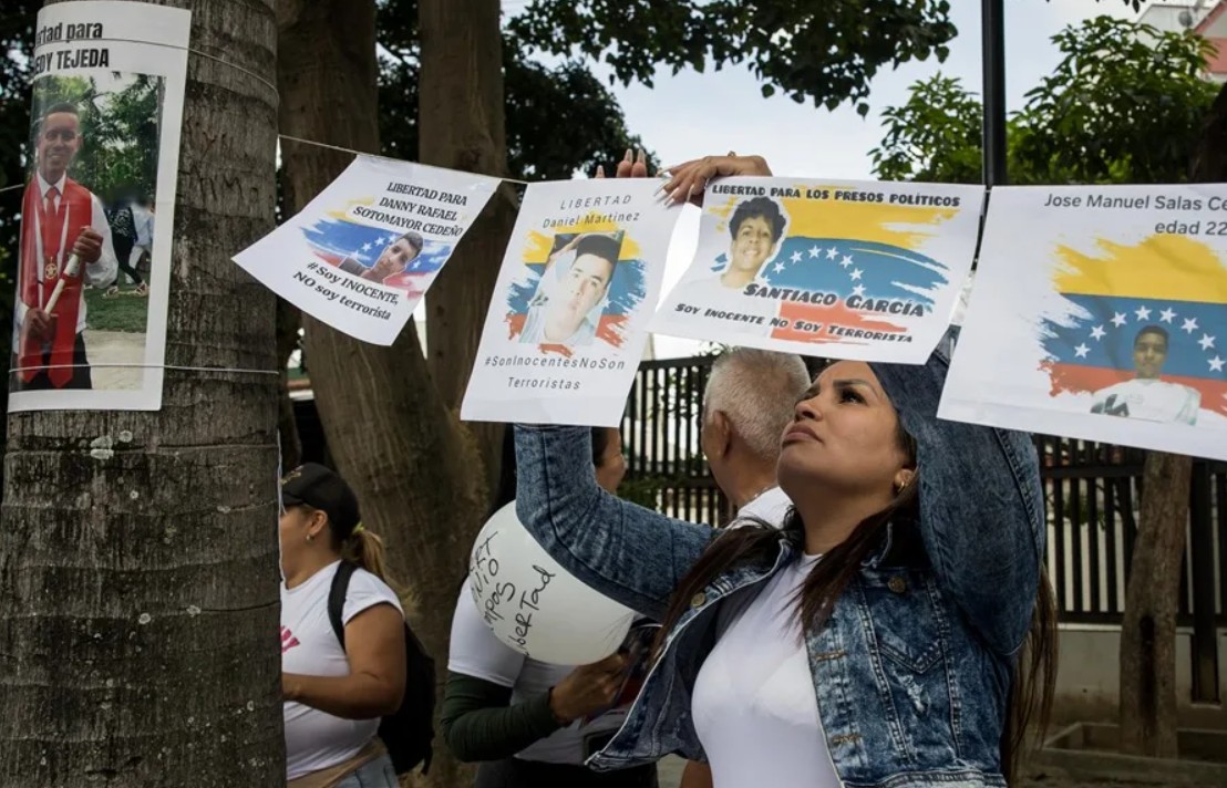 Venezuela excarcela a 13 presos políticos, entre ellos Américo de Grazia y Pedro Guanipa