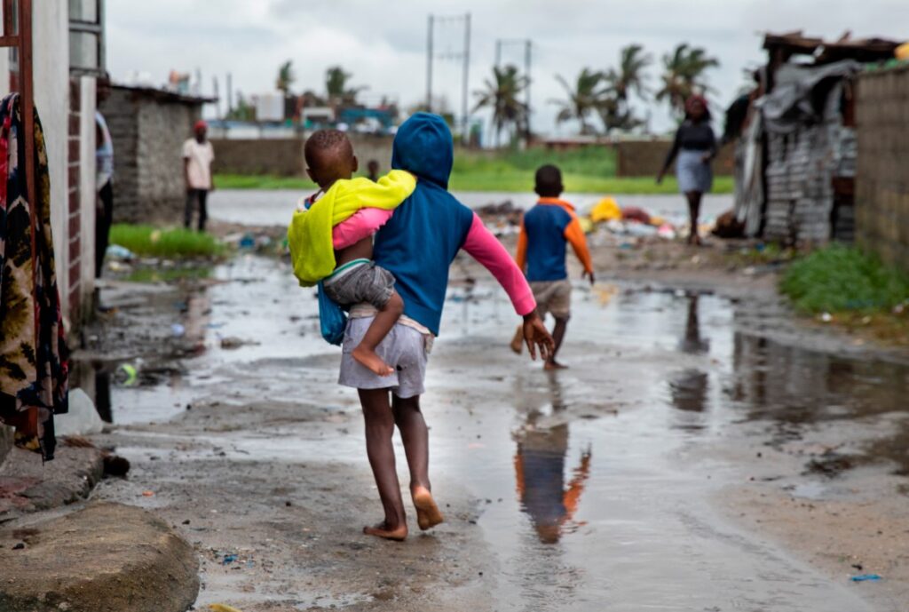 Cambio climático podría empujar a 5,9 millones de niños a la pobreza en América Latina