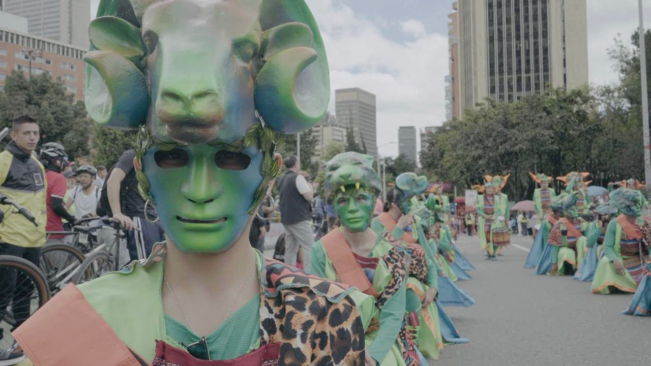 La participación de comparsas provenientes de 15 localidades Foto: @Bogota