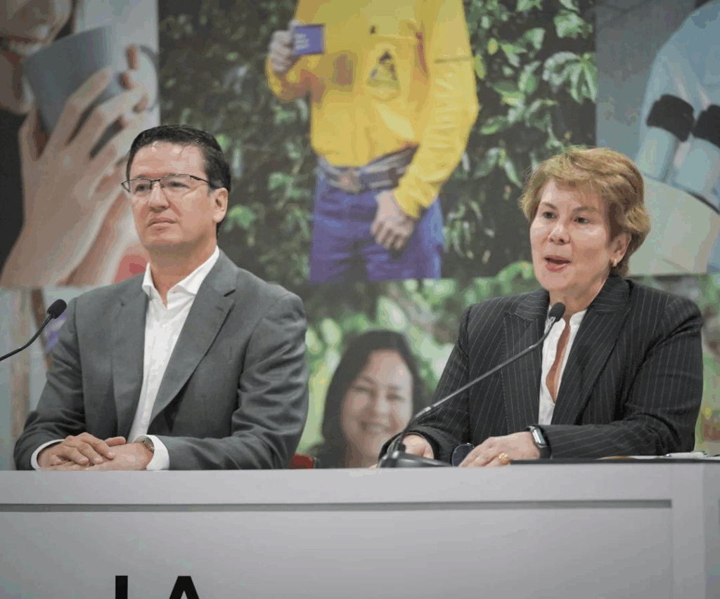 Germán Bahamón, gerente general de la FNC y Vanuisa Nogueira Foto: FNC