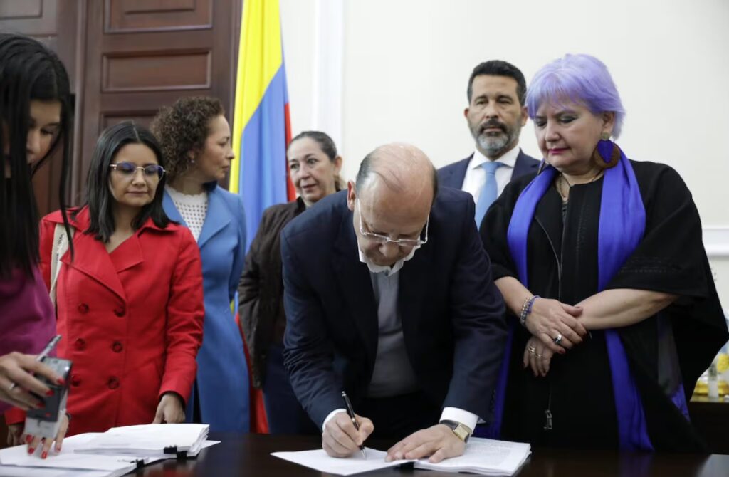 Gobierno radicó nueva reforma tributaria: busca recaudo de $26,3 billones