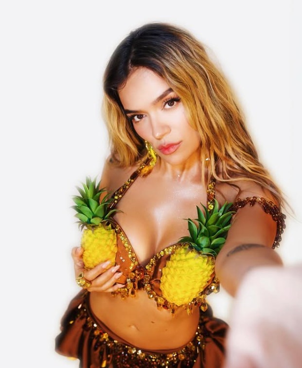 Karol G se corona como Artista del Año en los Premios Juventud 2025