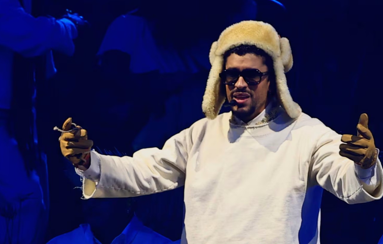 Bad Bunny montará show del entretiempo en el Superbowl 2026