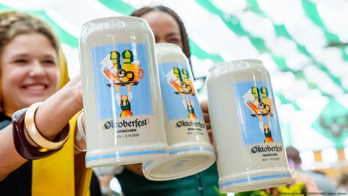 Estas son las jarras oficiales para coleccionistas de este año, que cuestan 35 euros (o 55 euros, en la versión con tapa metálica). Foto: Michael Bihlmayer/CHROMORANGE