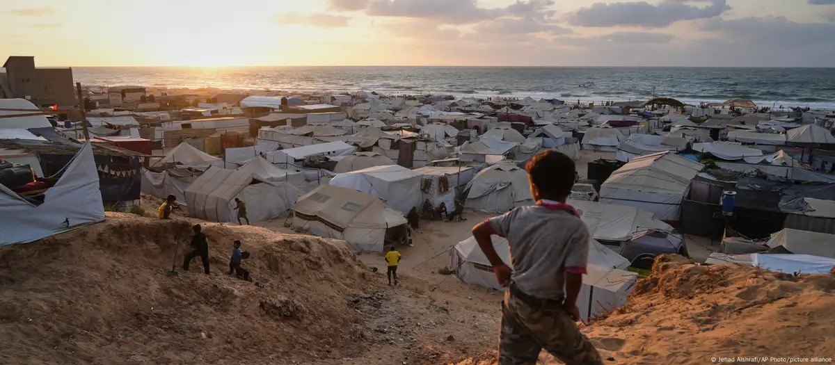 Los palestinos sobreviven en carpas improvisadas y se concentran en el sur de la Franja de Gaza. Foto: Jehad Alshrafi/AP Photo/