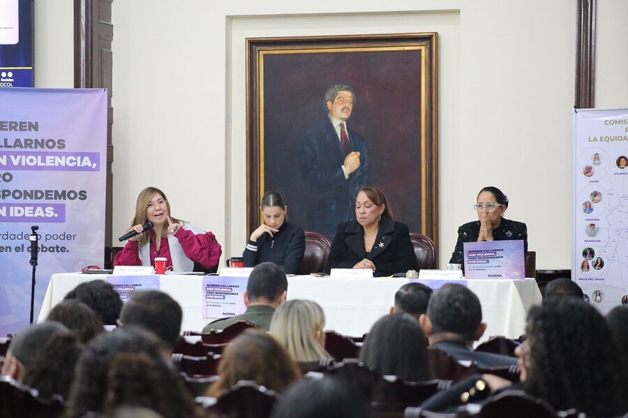 Mujeres alertan por aumento de amenazas en su contra en víspera de campaña electoral en Colombia