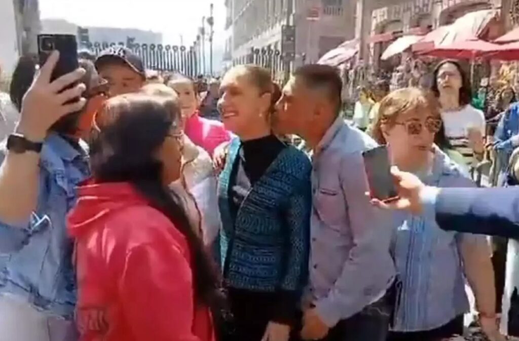 Durante caminata por centro de México, Claudia Sheinbaum fue acosada por un extraño