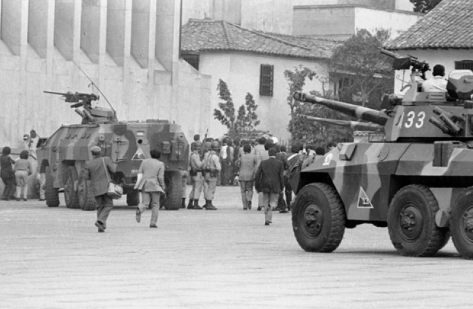 Fiscalía acusa a nueve militares retirados por torturas durante la retoma del Palacio de Justicia