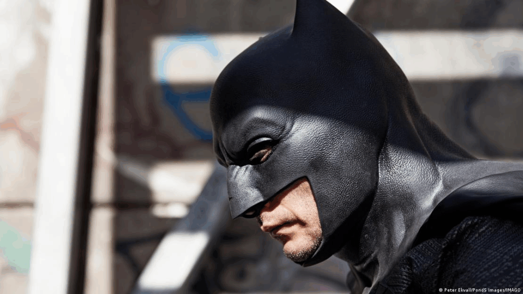 El 67,21% de los viajeros ofreció su asiento cuando Batman estaba presente, comparado con el 37,66% sin el superhéroe. Foto: Peter Ekvall/Pond5 Images/IMAGO vía dw