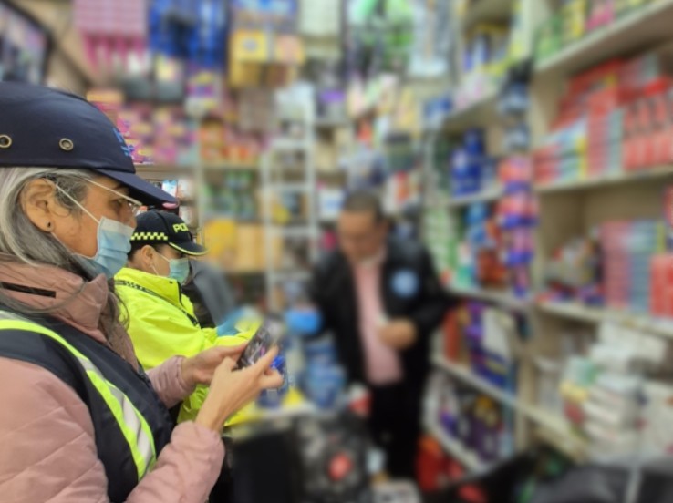 Desmantelan red de medicamentos falsificados en Bogotá