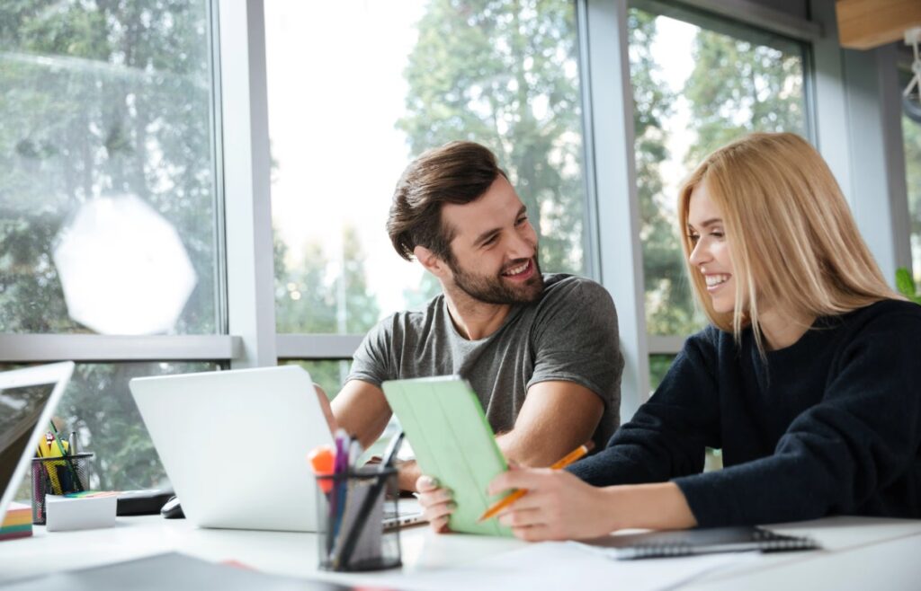 Romances en el trabajo: cómo manejar el amor sin poner en riesgo la carrera profesional