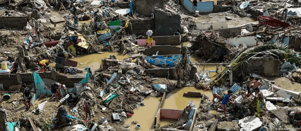 El agua arrasó pueblos y ciudades de la provincia de Cebú Foto: Jam Sta Rosa/AFP