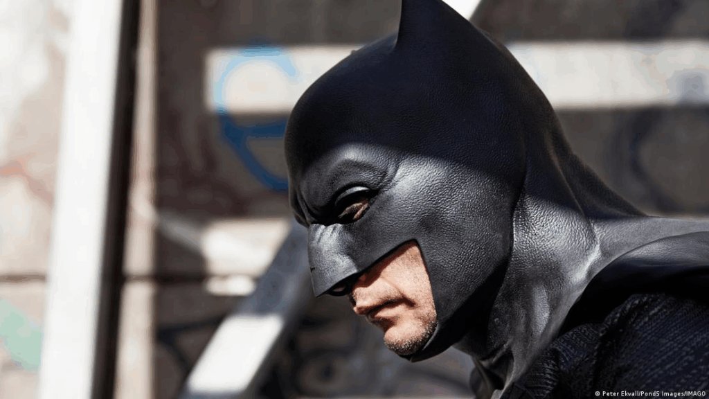 El 67,21% de los viajeros ofreció su asiento cuando Batman estaba presente, comparado con el 37,66% sin el superhéroe. Foto: Peter Ekvall/Pond5 Images/IMAGO vía dw