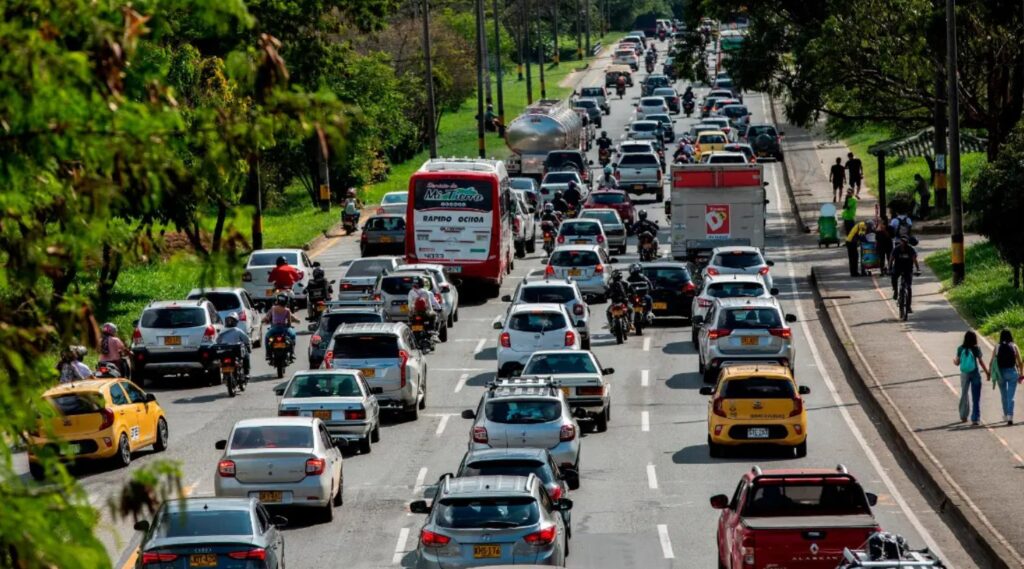 Más de 13 millones de viajeros se movilizarán por carretera en Colombia antes de fin de año