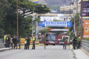 Gustavo Petro ordena despliegue militar en la frontera tras intervención a Venezuela