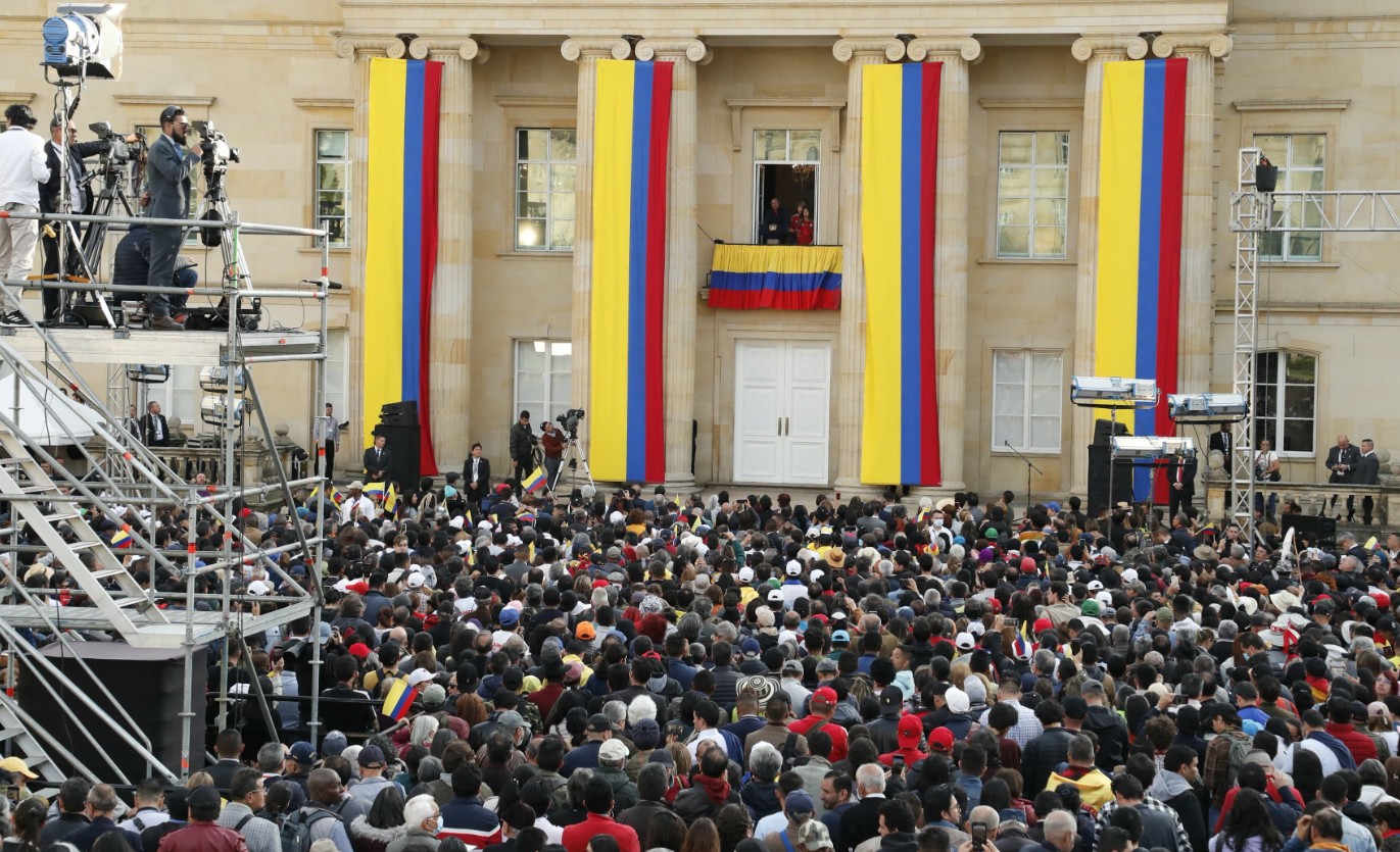 Petro llama al pueblo a movilizarse en defensa de la 'soberanía nacional'