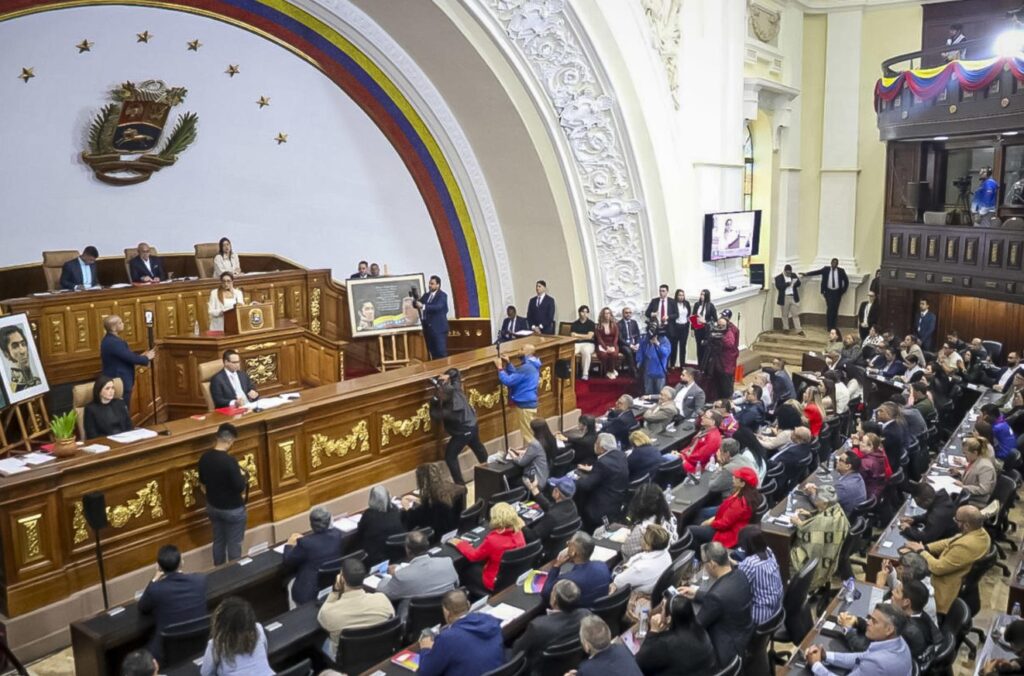 Parlamento venezolano anuncia reforma de la ley de hidrocarburos y otras normas claves