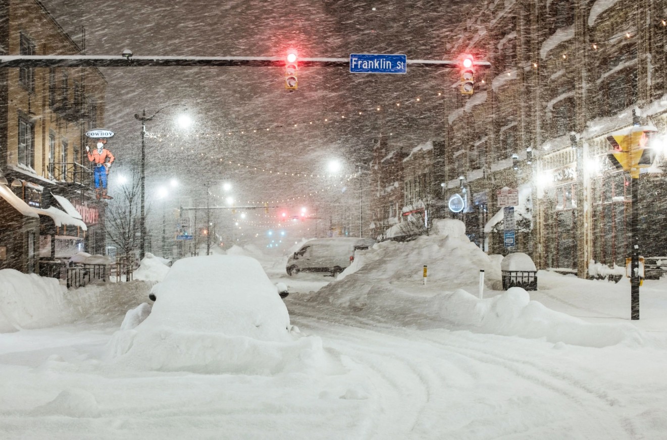 Tormenta invernal histórica en EE.UU. deja al menos 10 muertos y caos en el sur del país