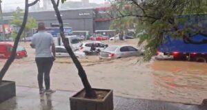 Aguacero de 44 minutos desató el caos en Medellín