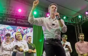 CNE habilita a Daniel Quintero para participar en la consulta del Frente por la Vida