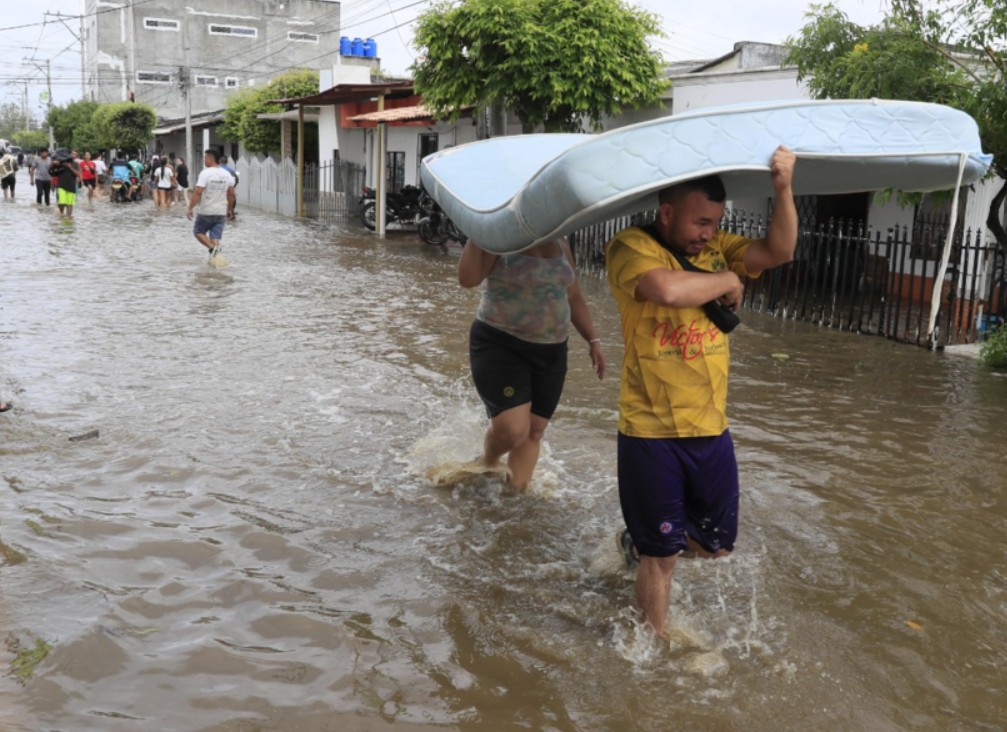 Gobierno impone inversiones forzosas a la banca en nueva emergencia económica